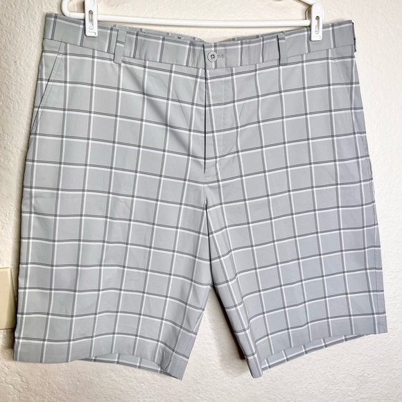 Nike Other - NWOT Nike Golf Men’s Golf Plaid Shorts Size 40 Gray